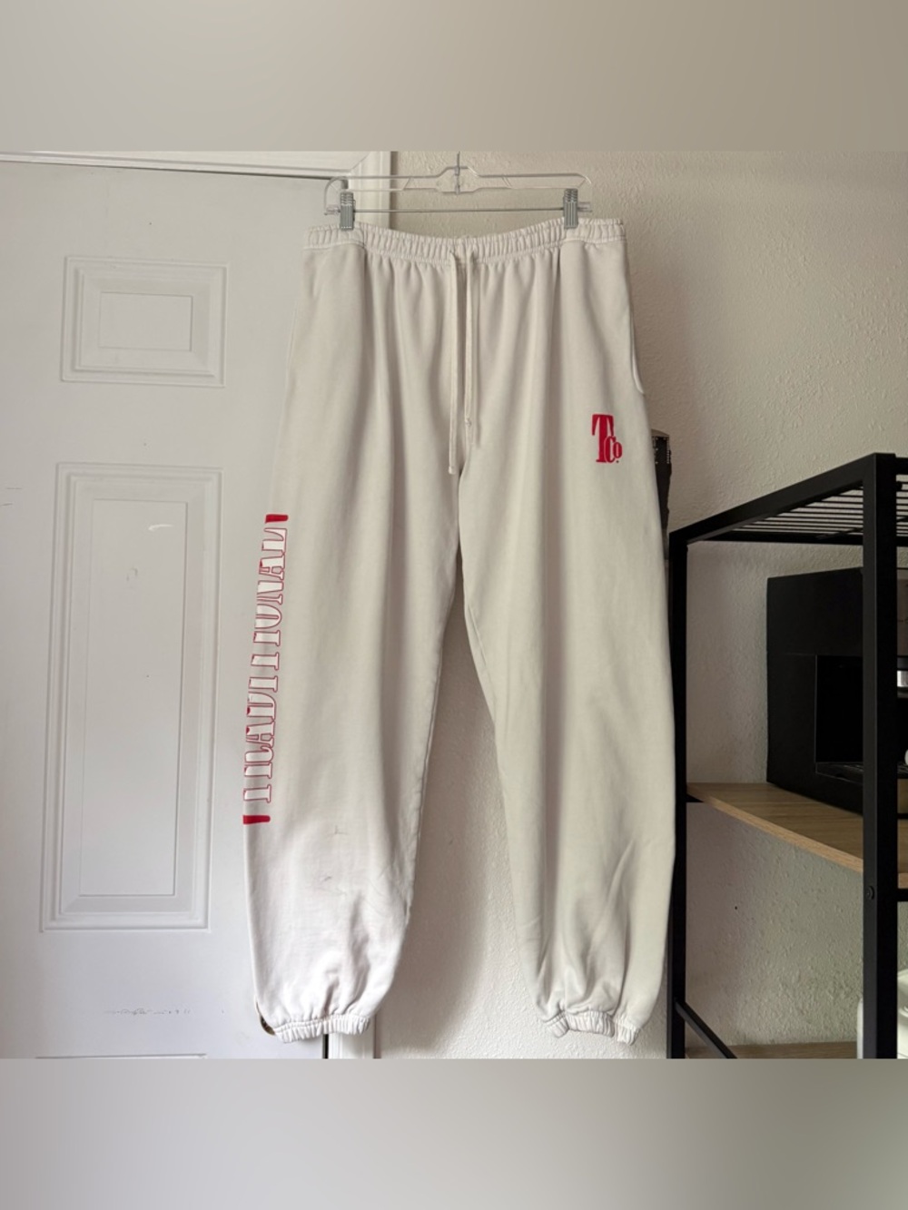 TRADITIONAL men’s light grey off white cotton logo pull on jogger‎ sweat pants